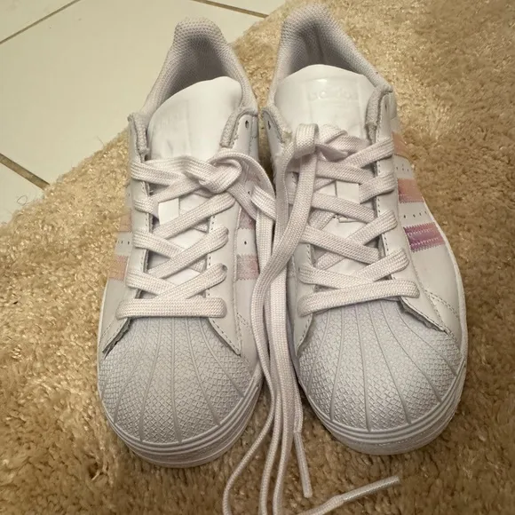 NEW NO TAG/ Kids White Adidas Superstar Shoes