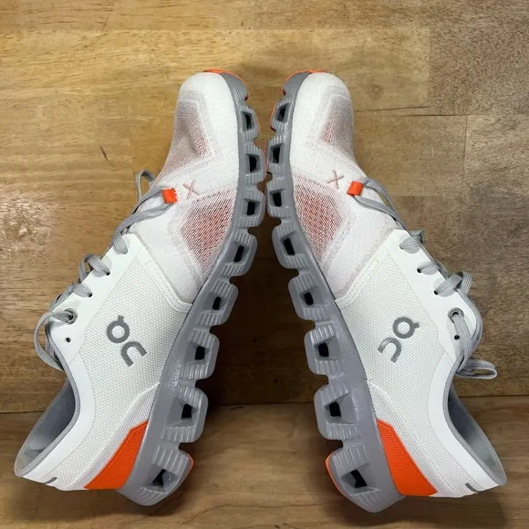 NEW On Cloud X 3 REFLECTIVE Womens Size 10 Running Shoes Sneakers Ivory Alloy