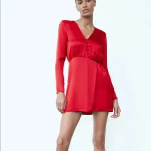 New satin like long sleeve red dress