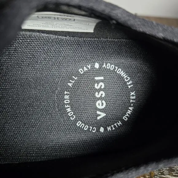NEW Vessi Weekend Sneaker Womens Size 7 Waterproof Shoes Sneakers Black Black