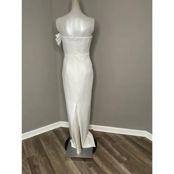 New with tags Black Halo Divina Gown