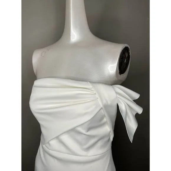 New with tags Black Halo Divina Gown