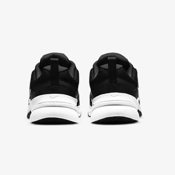 NIB Men’s Size 9 Nike Defy All Day Training Sneakers Leather &amp; Mesh In Black