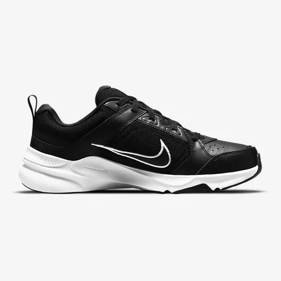 NIB Men’s Size 9.5 Nike Defy All Day Training Sneakers Leather &amp; Mesh In Black