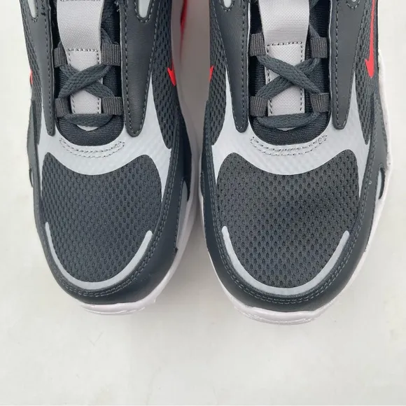 NIB! 👞 Nike Air Max Bolt Grey Black Athletic Shoes - Size 8.5