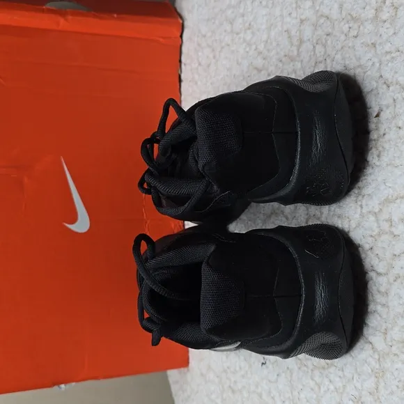 NIB Nike Women's Revolution 7 Running Shoes Sz 6.5