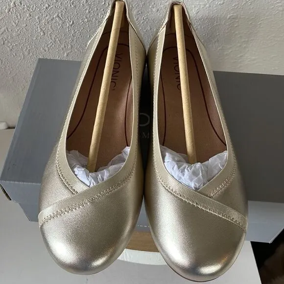 NIB Bionic Champagne Carroll Metallic Shoes Size 6.5
