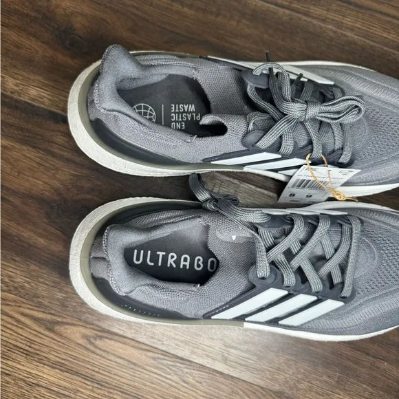NIB/NWT Adidas Men's UltraBoost Light running shoes grey/white size 8