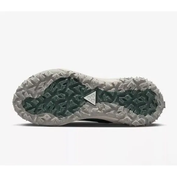 Nike ACG Mountain Fly 2 Low Men's size 8.5 Green Trail running Shoes DV7903 300
