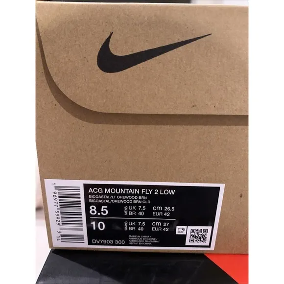 Nike ACG Mountain Fly 2 Low Men's size 8.5 Green Trail running Shoes DV7903 300