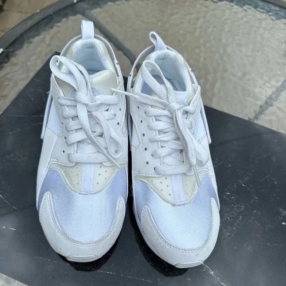Nike Air Huarache Running Casual Shoes Triple White FV5603-100 Size 4 youth