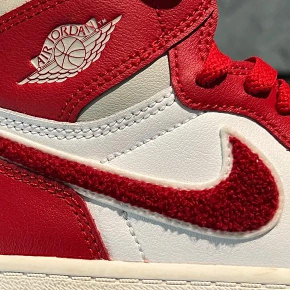 NIKE AIR JORDAN 1 RETRO HIGH OG &quot;VARSITY RED&quot; 3Y