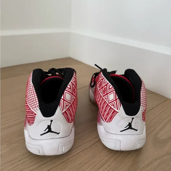 Nike Air Jordan XXXVIII FIBA Basketball Shoes. Red. Size US 7Y, EUR 40