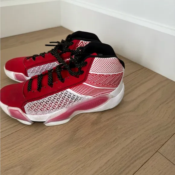 Nike Air Jordan XXXVIII FIBA Basketball Shoes. Red. Size US 7Y, EUR 40