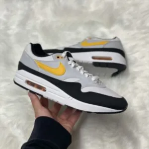 Nike Air Max 1 Low Mens Casual Sneaker Shoes White FD9082-104 VNDS Size 9