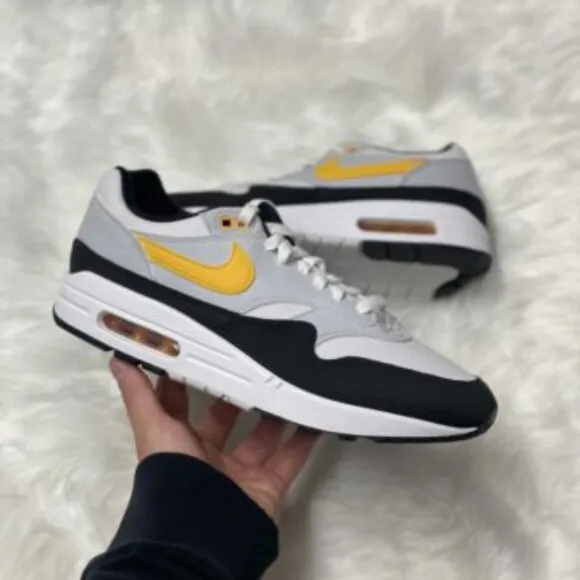 Nike Air Max 1 Low Mens Casual Sneaker Shoes White FD9082-104 VNDS Size 9