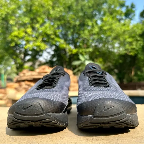 Nike Air Max 2090 Black Anthracite GS - Size 7Y (8.5 Women’s)