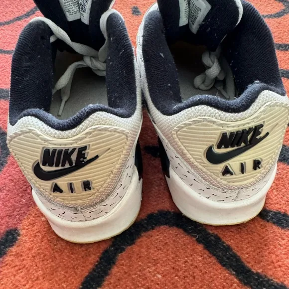 Nike Air Max 90 SwooshFetti Size 6Y Shoes White Black DC9198-100 (gently used)