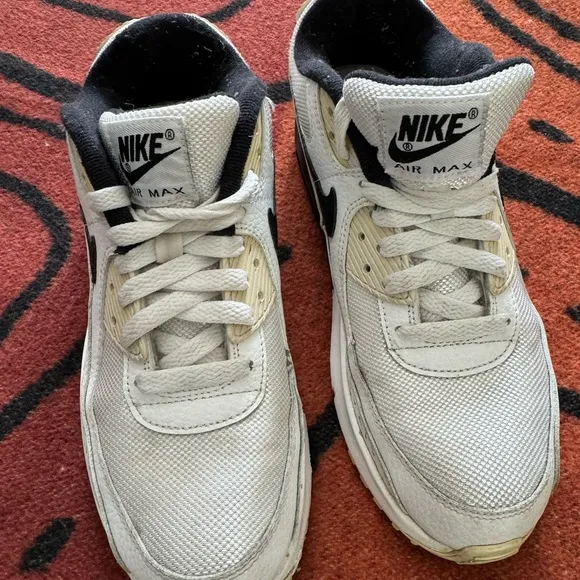 Nike Air Max 90 SwooshFetti Size 6Y Shoes White Black DC9198-100 (gently used)