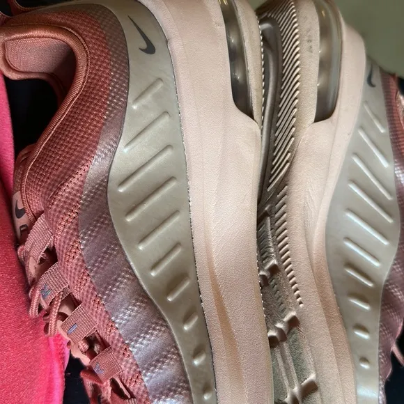 Nike Air Max Axis Rose Blush Womens Running Shoes AA2168-201 Size 8.5