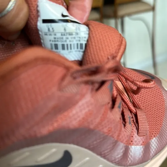 Nike Air Max Axis Rose Blush Womens Running Shoes AA2168-201 Size 8.5