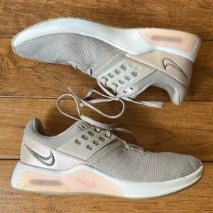 Nike Air Max Bella TR 4 Running Shoes Trainers Sneakers Gray Rose White Size 9