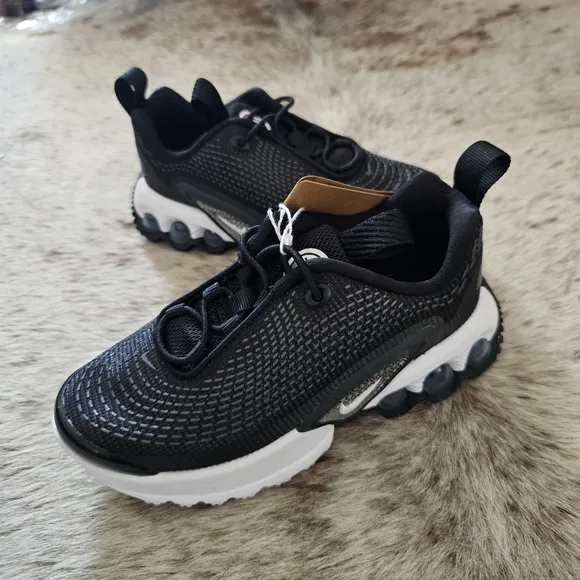 Nike Air Max DN Toddler Boy Athletic Shoes in Black &amp; White Size 10.5 NEW $110