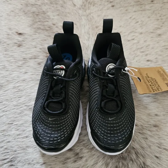 Nike Air Max DN Toddler Boy Athletic Shoes in Black &amp; White Size 10.5 NEW $110