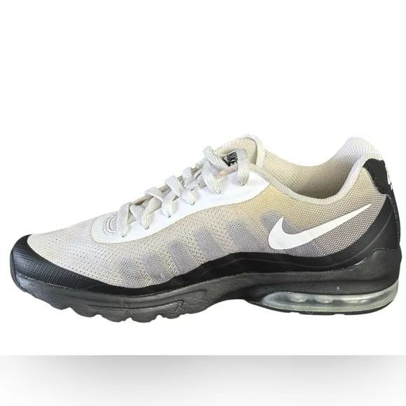 Nike Air Max Invigor Men's Training Shoes Sportswear Size 8 Sneakers 749688-010