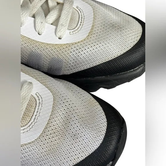 Nike Air Max Invigor Men's Training Shoes Sportswear Size 8 Sneakers 749688-010