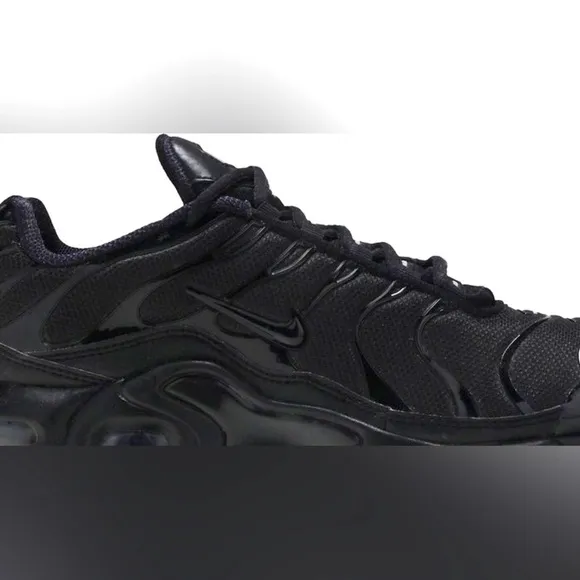 Nike Air Max Plus GS 'Triple Black Kids Sneakers - 13.5C CD0610-001 Christmas sp