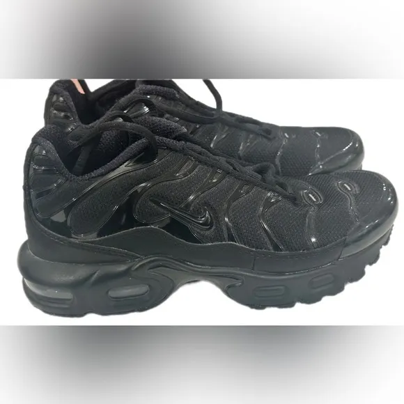 Nike Air Max Plus GS 'Triple Black Kids Sneakers - 13.5C CD0610-001 Christmas sp