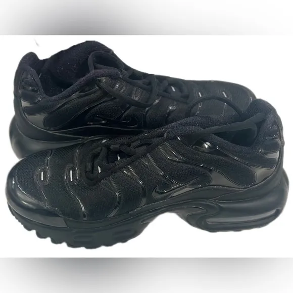 Nike Air Max Plus GS 'Triple Black Kids Sneakers - 13.5C CD0610-001 Christmas sp