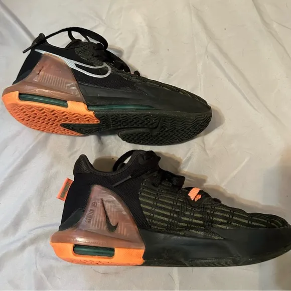 Nike Air Shoes black Youth Size 5