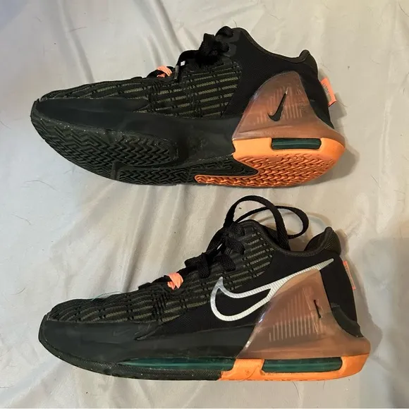 Nike Air Shoes black Youth Size 5