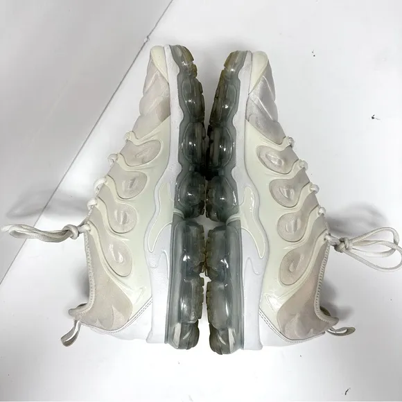 Nike Air Vapormax Triple White Pure Platinum Men's Size 11 Sneakers Flyknit