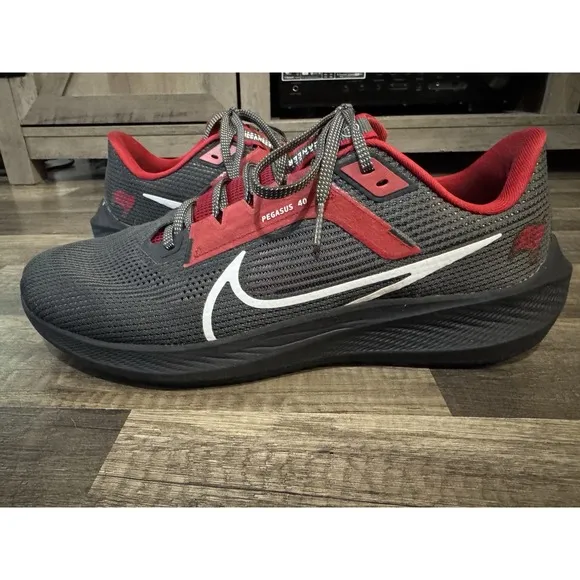 Nike Air Zoom Pegasus 40 Mens Sz 12 Tampa Bay Buccaneers Bucs‎ Running Shoes EUC