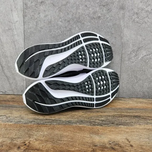 Nike Air Zoom Pegasus 40 Size 9.5 Womens Black White Casual Running Shoes