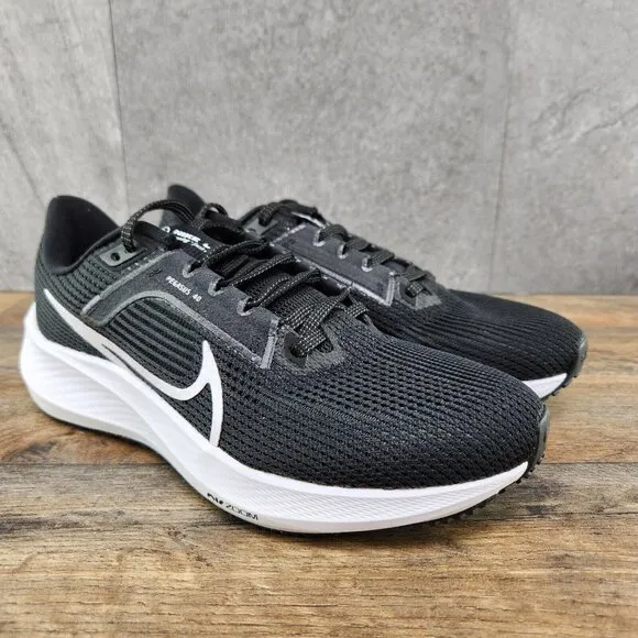 Nike Air Zoom Pegasus 40 Size 9.5 Womens Black White Casual Running Shoes