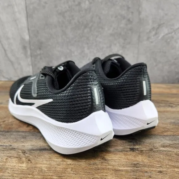 Nike Air Zoom Pegasus 40 Size 9.5 Womens Black White Casual Running Shoes