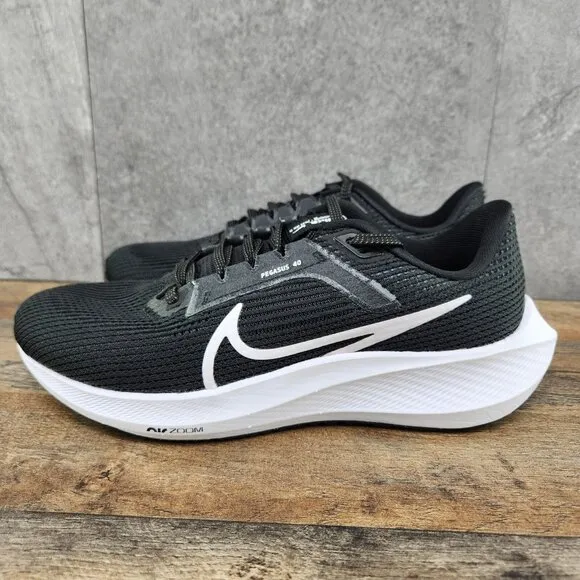 Nike Air Zoom Pegasus 40 Size 9.5 Womens Black White Casual Running Shoes
