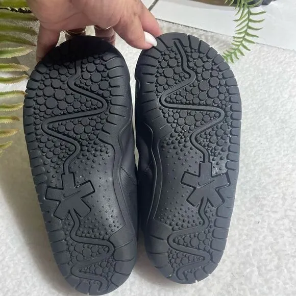 Nike Air Zoom Pulse shoes, size 4‎