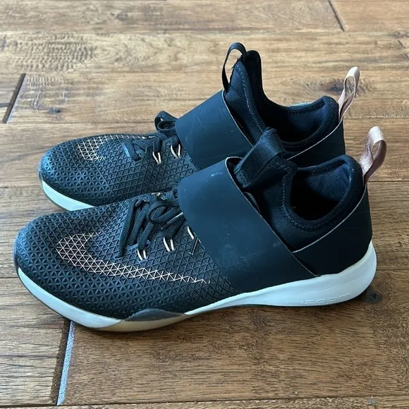Nike Air Zoom Strong Running Training Shoes Black &amp; Rose Gold Women's Size 7