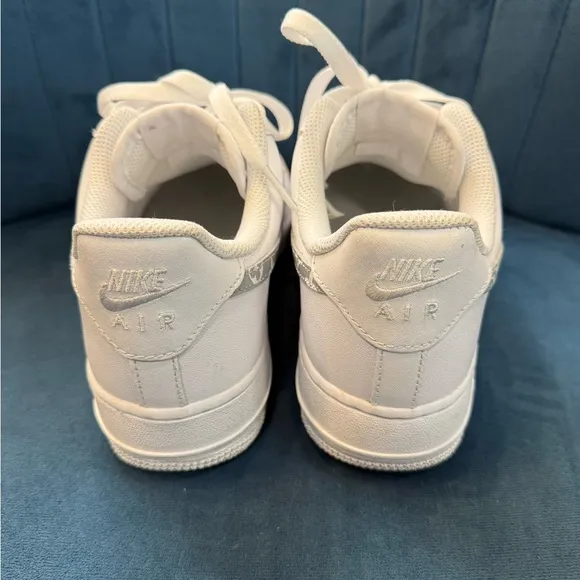 Nike Airforce 1 trainers White and Gray Athletic Shoes