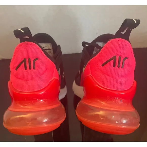Nike Big Kids Air Max 270 Black and Red Shoes Low Top Size 4.5Y