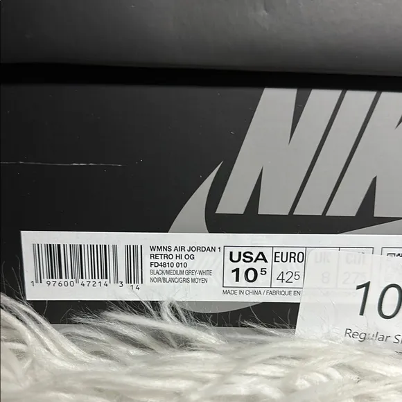 Nike Black and Silver Sneakers High-Top Style