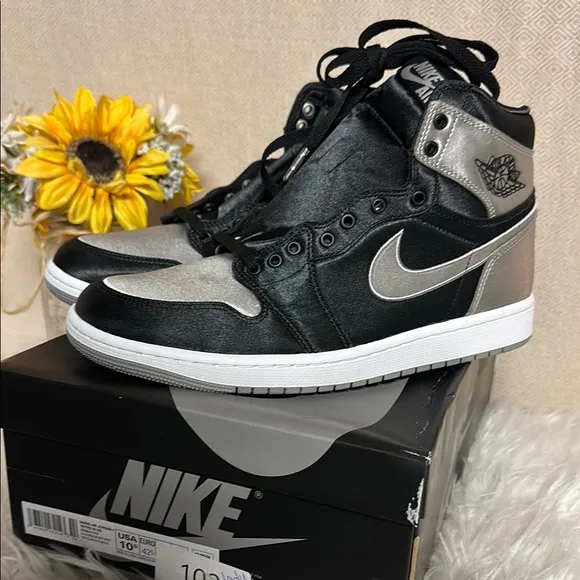 Nike Black and Silver Sneakers High-Top Style