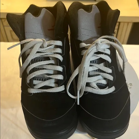 Nike Black and White Sneakers with Padded Collar