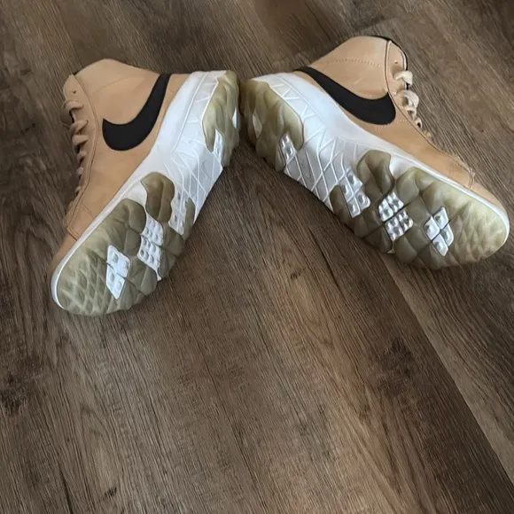 Nike Blazer Golf Shoes Spikeless Tan Woman’s Size 8
