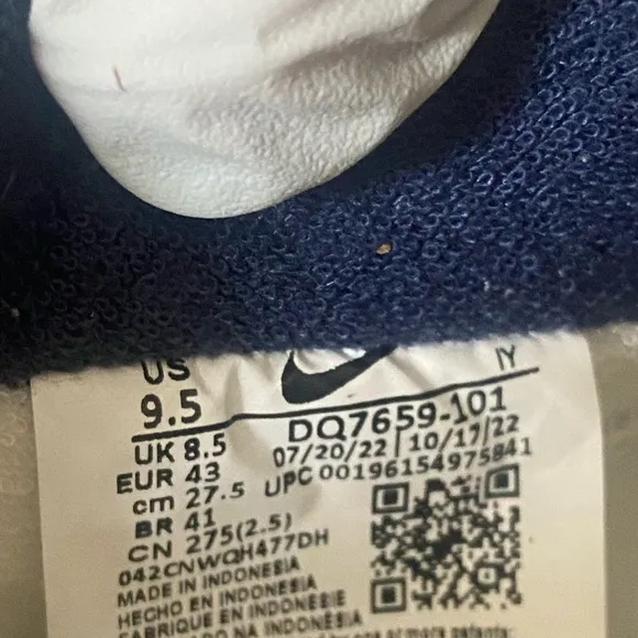 Nike Blue and White Athletic Shoes Mid-Cut Design
